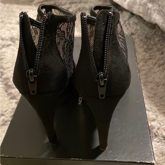 French Connection Lace booties 9.5 women’s - Picture 2 of 4